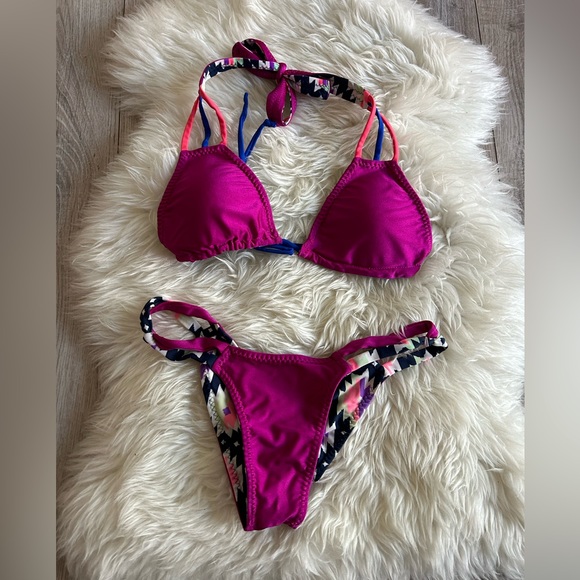 Ravish sands reversible bikini -like new - Picture 3 of 3